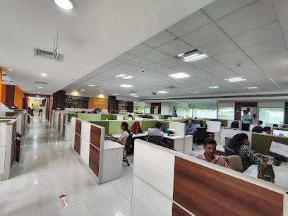 🟠 From Nagpur to NSE: Will Virtual Galaxy Infotech’s IPO Light Up Dalal Street or Fry in the Orange City Heat? 2 2025 04 10