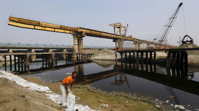 construction building bridge infra roads metal workers